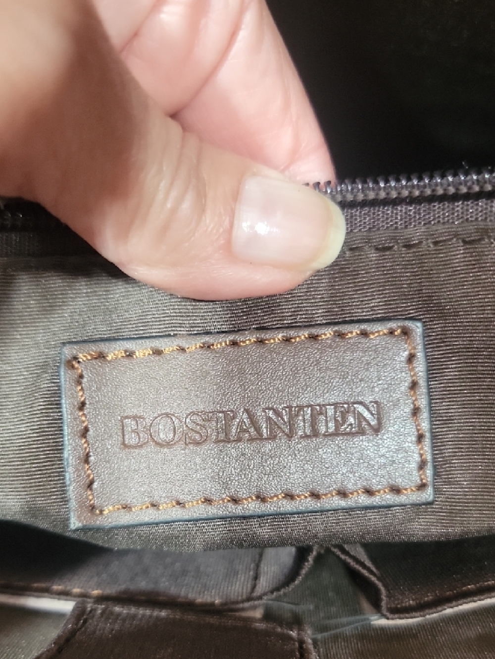 Johan Leather Lawyers Briefcase - Premium Laptop Bag - Picture 11 of 14